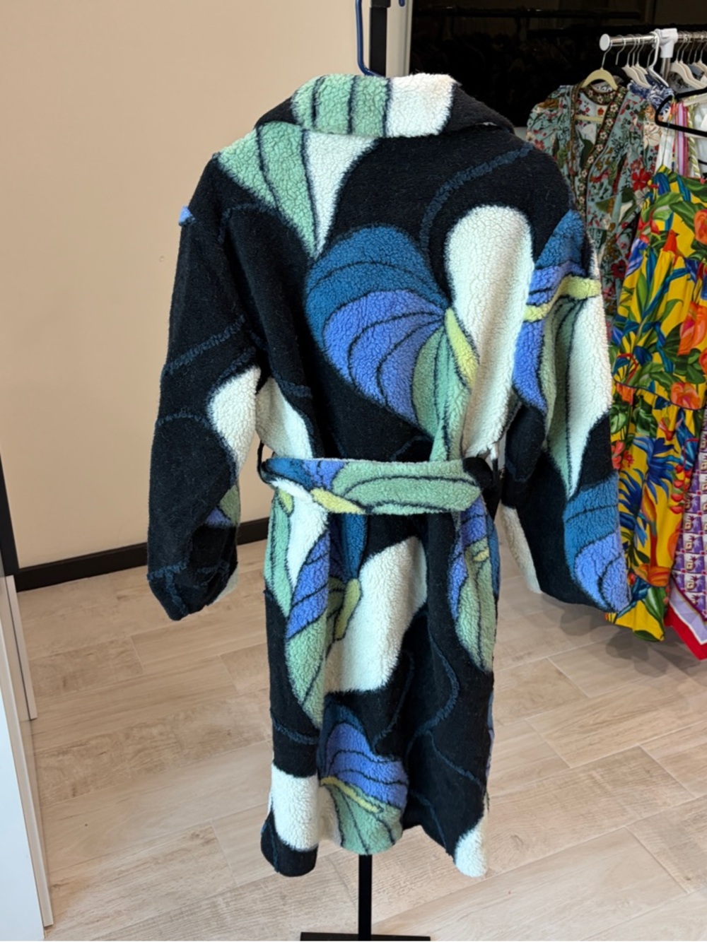 Farm Rio: Lovely Anthurium Fleece Coat - Picture 8 of 12